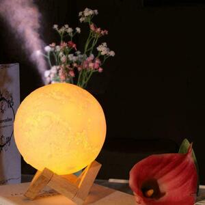 Umidificator aromaterapie cu lampa de veghe, luna onuvio® moon 3d cu acumulator, fara fir, 880 ml, 13 cm, lumina 3 culori, stand lemn, extra filtru si ulei esential 10ml