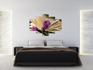 Tablou cu carte și floare violetă (150x105 cm)