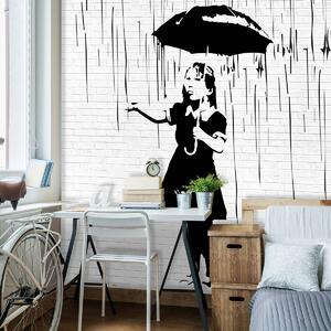 Fototapet - Fata cu umbrelă în ploaie (152,5x104 cm)