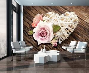 Fototapet - Inima și trandafiri pe scânduri de lemn (254x184 cm)