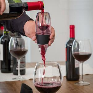 Decantor pentru maximizarea gustului si proprietatile vinului