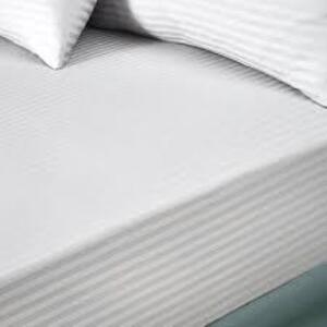 Set Cearsaf de pat 240×260 cm + 2 fete de perna 50×70 cm, bumbac 100%, damasc dungi subtiri, alb