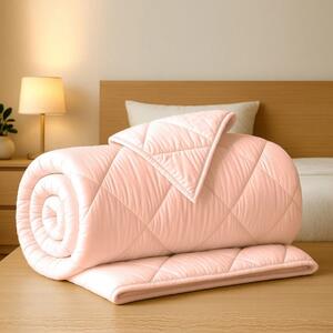 Pilotă invelis 100% bumbac Ranforce si umplutura din Lana, dimensiunea 140x210 cm, roz pal