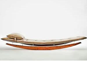 Sezlong balansoar cu perna din lemn si metal Homs 185 x 68 cm 