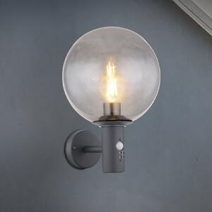 Globo Lampa de perete pentru exterior Hedwig, antracit/fum, senzor, IP44, E27, Gri, Sticlă