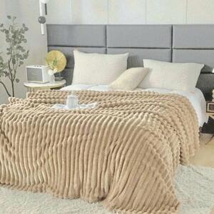 Patura Cocolino pufoasa cu dungi 200 x 230 cm, bej