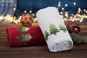 Prosop din bumbac cu model de Crăciun alb cu brad Lăţime: 70 cm | Lungime: 140 cm