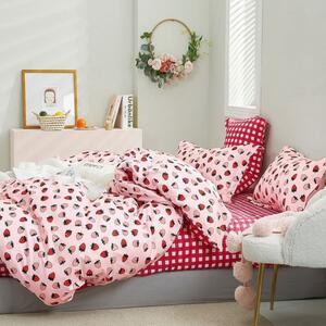 Lenjerie de pat roz cu motiv de căpșuni 3 părți: 1buc 160 cmx200 + 2buc 70 cmx80