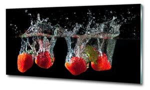 Fotografie imprimată pe sticlă Căpșune sub apă