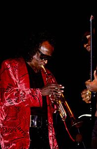 Fotografie Miles Davis, during a live performance, 1970-80