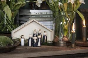 IB Laursen Nasterea Domnului cu 7 figurine din lemn pictate manual