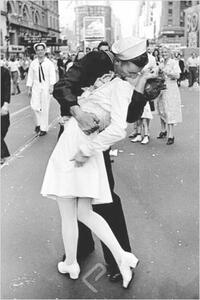 Poster Eisenstaedt -Kissing on VJ Day