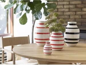 Vază din ceramică cu dungi Kähler Design Omaggio, înălțime 20,5 cm, alb-roșu