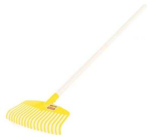 Grebla jucarie din plastic cu maner de lemn, 78x27x4 cm