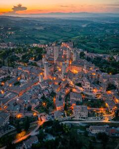 Fotografie San Gimignano town at night with, Pol Albarrán