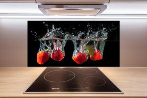 Sticlă pentru bucătărie Căpșune sub apă