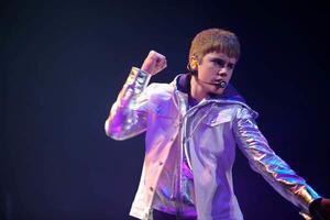 Fotografie Justin Bieber performing at the NIA