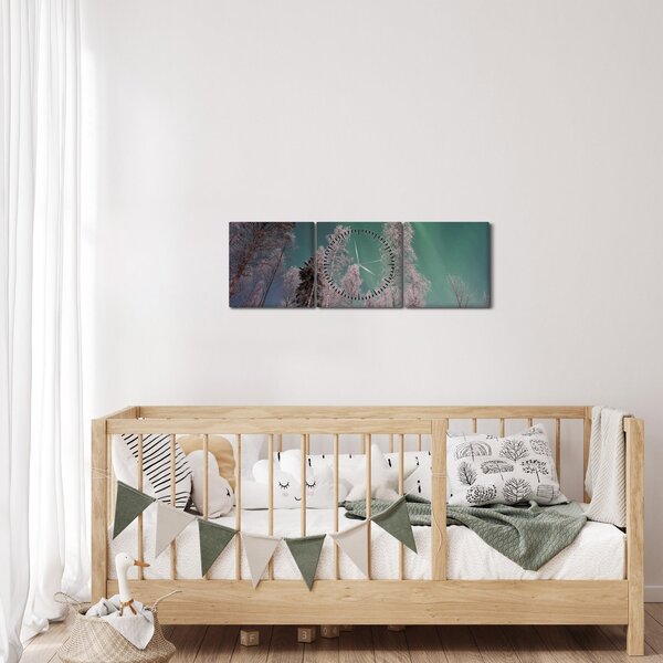 Tablou cu aurora borealis deasupra pomilor înghețați (cu ceas) (90x30 cm)
