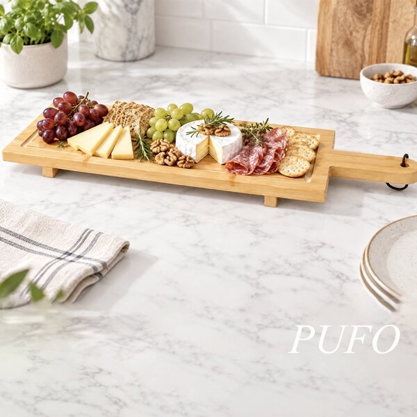 Platou de servire din bambus cu maner – tocator decorativ pentru branzeturi, aperitive, gustari si servirea mesei, 58 x 19 cm