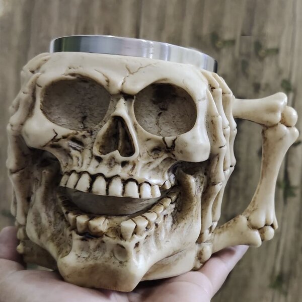 Halba de bere metalica Pufo Skull Don’t Hear in forma de craniu, 380 ml