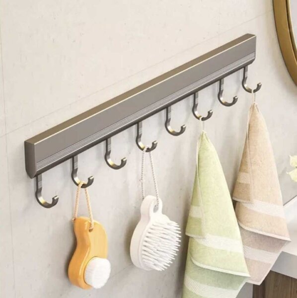 Cuier Pufo Home din aluminiu pentru bucatarie cu 8 carlige – suport pentru tacamuri, ustensile, sccesorii si prosoape, montaj pe perete, 59 cm