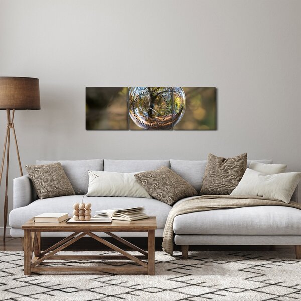 Tablou - Reflecție intr-o sferă transparentă (cu ceas) (90x30 cm)