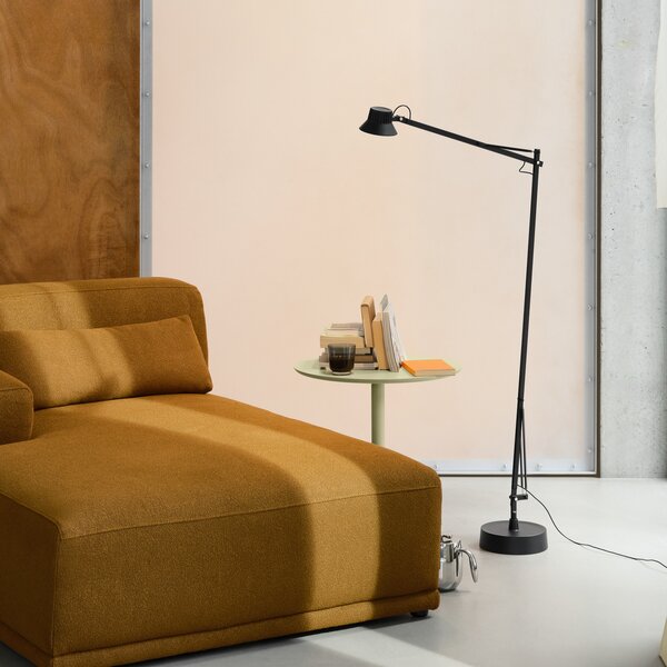 Lampadar Muuto, reglabil, Negru, Camera de zi, Aluminiu, Modern