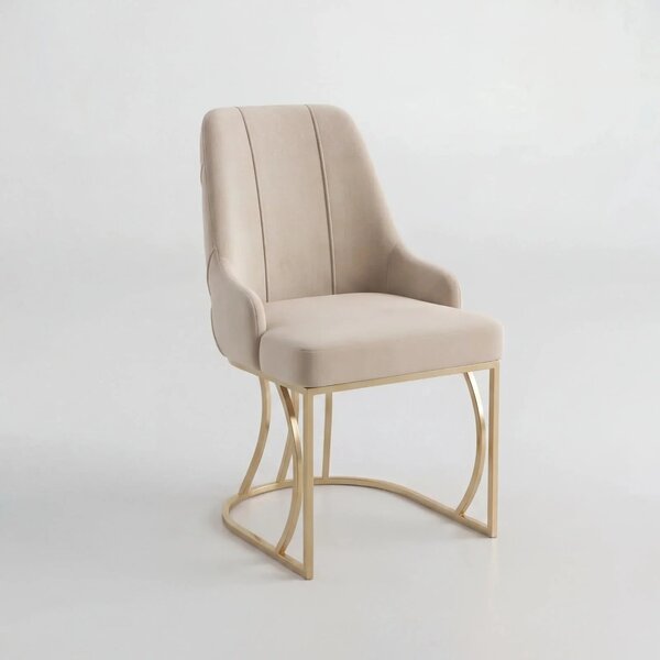 Scaun Lucca Crem – Tapițat Elegant, Picioare Metalice Aurii, Spătar Capitonat cu Inel Decorativ – Desire Furniture