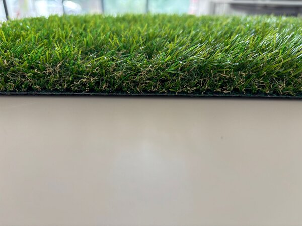 Covor Gazon Iarba Artificiala Produs Belgia, Calitate Premium, Model Fuse 25 mm inaltime fir, Gradinita Loc de Joaca Terasa Curte, Verde Verde, 200 x