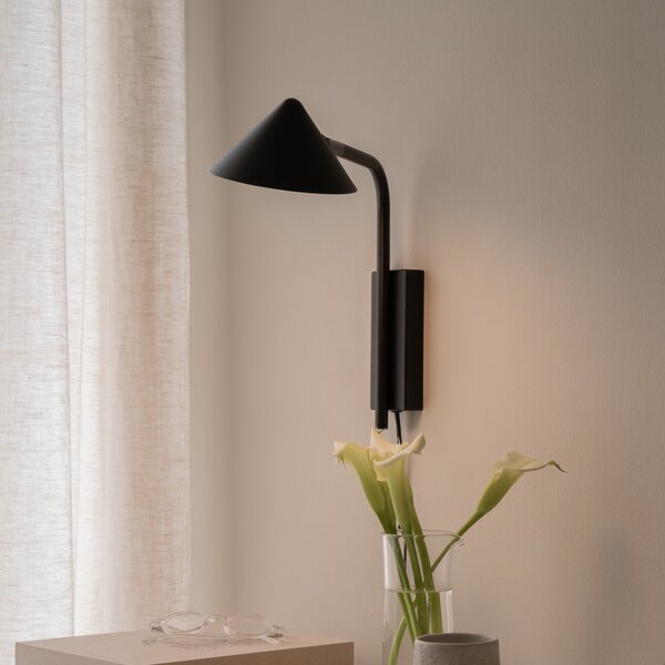 Lampă de perete Watt & Veke, Kuro, reglabil, Negru, Camera de zi, Metal, Design