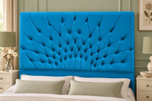 Pat tapițat Chesterfield din catifea Venezia 140×200 cm, albastru deschis, cu ladă de depozitare