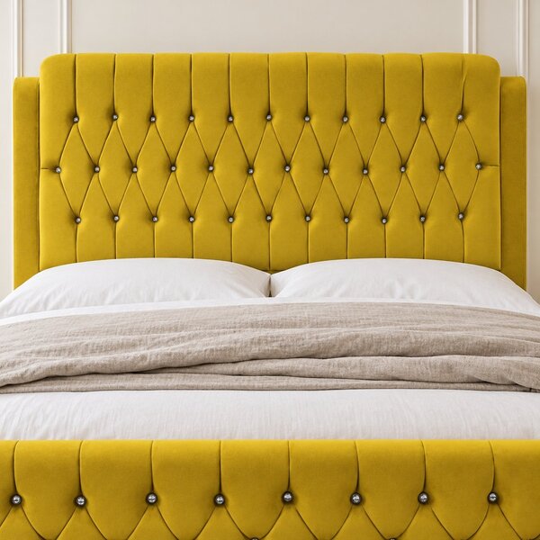 Pat tapițat Chesterfield din catifea Aveline Deluxe 140×200 cm, galben muștar, cu ladă de depozitare