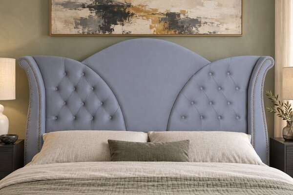 Pat tapițat Chesterfield din catifea Velora Deluxe Classic 140×200 cm, gri deschis, cu ladă de depozitare