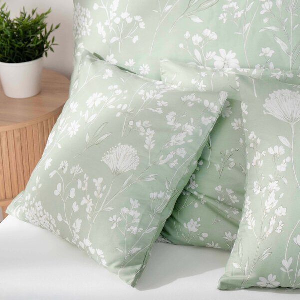 Goldea lenjerie de pat din bumbac satinat - flori de câmp pe verde-salvie 150 x 200 și 50 x 60 cm