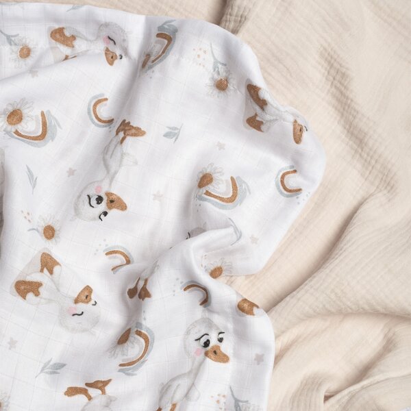 Lenjerie de vara din muselina pentru patut 120x60 cm Kidizi Ducky, include cearceaf, perna si paturica cu doua fete, bumbac 100%