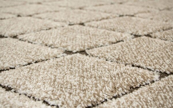 Traversa Fashion 32009-120, Inaltime Fir 12 mm, Latime 1m, Marime 100 x 1100 cm, Crem, Maro, Festonata / Surfilata / Tivita, Antialergica