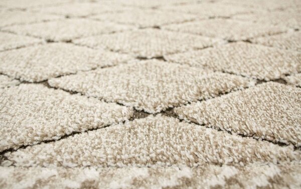 Traversa Fashion 32009-120, Inaltime Fir 12 mm, Latime 1m, Marime 100 x 1100 cm, Crem, Maro, Festonata / Surfilata / Tivita, Antialergica