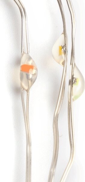 Aigostar - Ghirlandă LED pentru exterior, 50 LED, 8 funcții, alimentare 3 x AA, 5,3 m, IP44, multicoloră