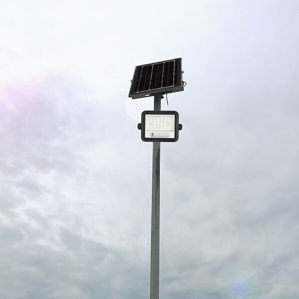 Proiector solar LED reglabil, 50W, 3,2V, IP65, 3800 mAh, negru, cu telecomandă