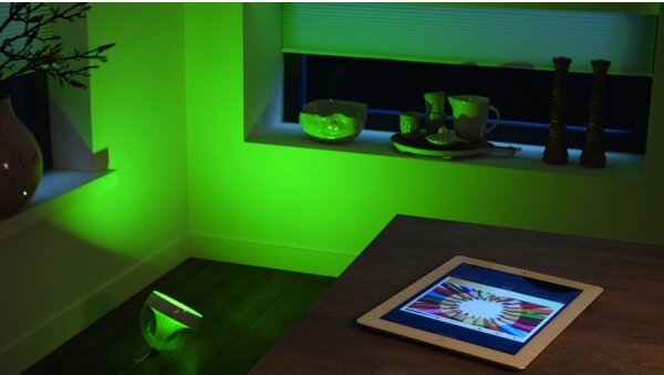 Philips Hue IRIS LED lampă de birou RGB dimabilă, 8,2W, 230V, albă
