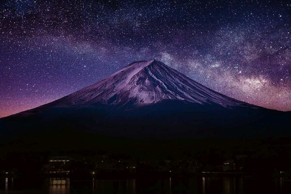 Fototapetă vlies muntele fuji în noapte 375 x 250 cm