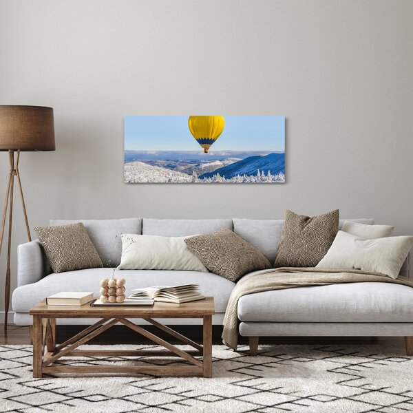 Tablou - Zbor peste peisaj de iarnă (120x50 cm)