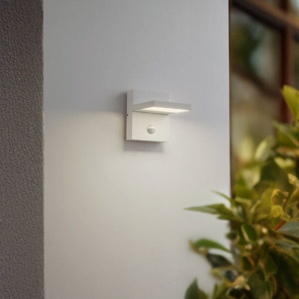 Lucande Lampa de perete pentru exterior cu LED Silvan, albă, senzor, IP54,, Alb, Aluminiu, Modern, Soclu de perete jos