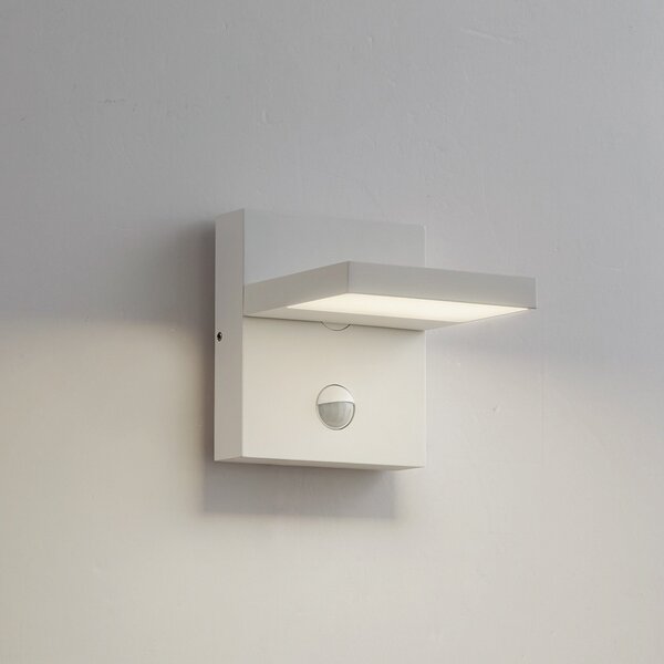 Lucande Lampa de perete pentru exterior cu LED Silvan, albă, senzor, IP54,, Alb, Aluminiu, Modern, Soclu de perete jos