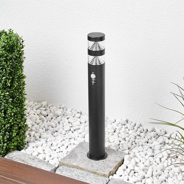 Lindby Lanea bornă luminoasă LED, 60 cm, negru, senzor, IP44, Negru, Oțel inoxidabil, Modern