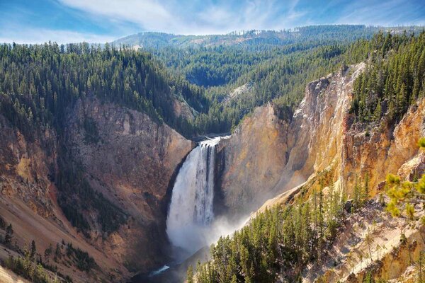 Fototapetă vlies cascada yellowstone 375 x 250 cm