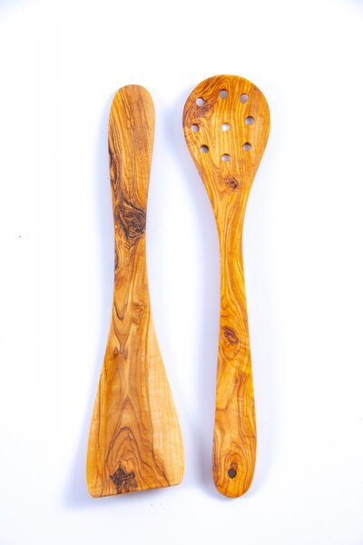 Set Corsica spatula si lingura cu gauri din lemn maslin 30 35 cm