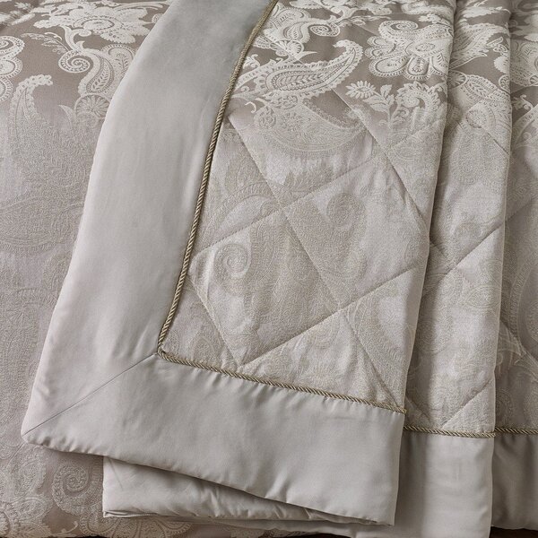 Cuvertură bej matlasată din jacquard 240x260 cm Opulent Jacquard – Catherine Lansfield