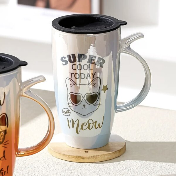 Cana inalta din ceramica cu capac Pufo Cool Today, pentru cafea sau ceai, 450 ml