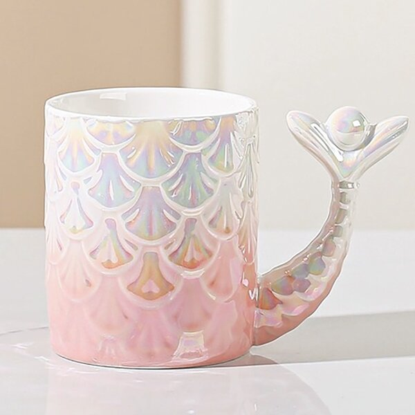 Cana cu capac din ceramica si lingurita Pufo Princess pentru cafea sau ceai, 300 ml, roz